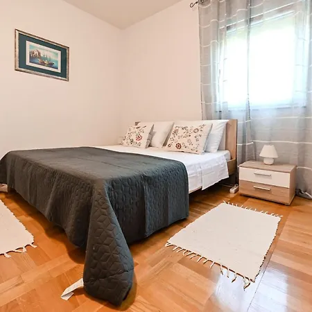 Remi Apartment