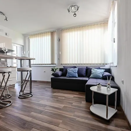 Remi Apartment *