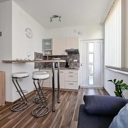 Remi Apartment *