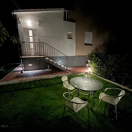 Remi Apartment Sukosan