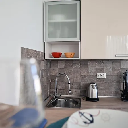 Remi Apartment Sukosan
