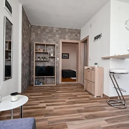 Remi Apartment *