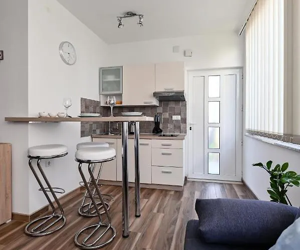 Remi Apartment *
