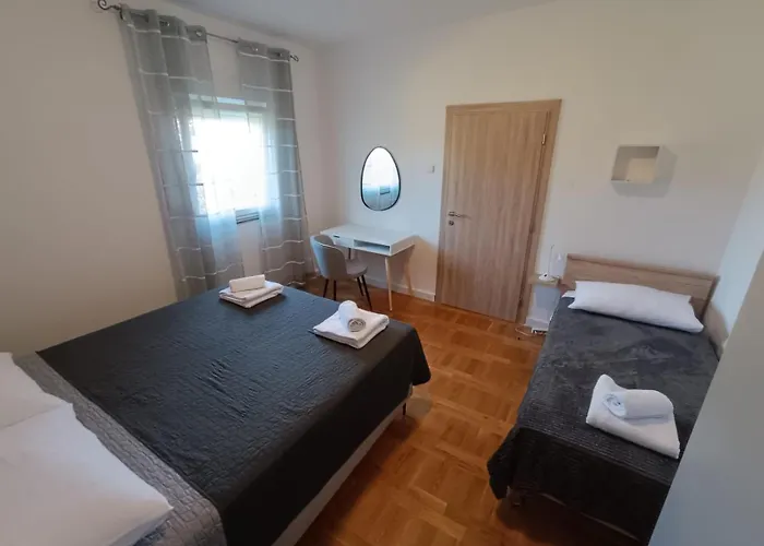 Apartment Remi Sukošan